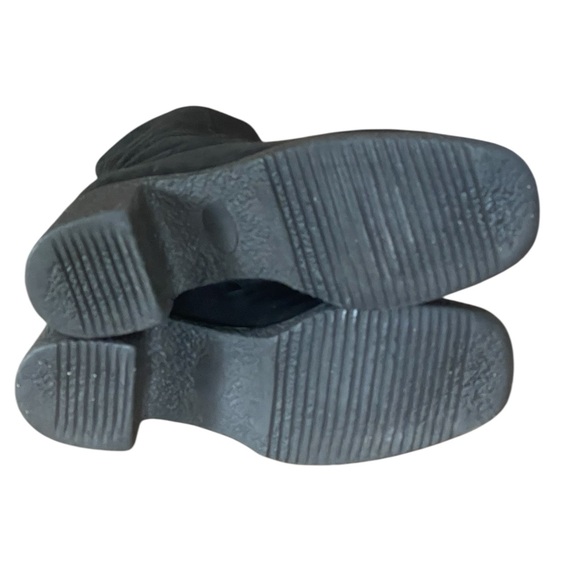 La Canadienne Elizabeth wedge heeled suede boots. Size 6 1/2. GUC - Picture 6 of 9